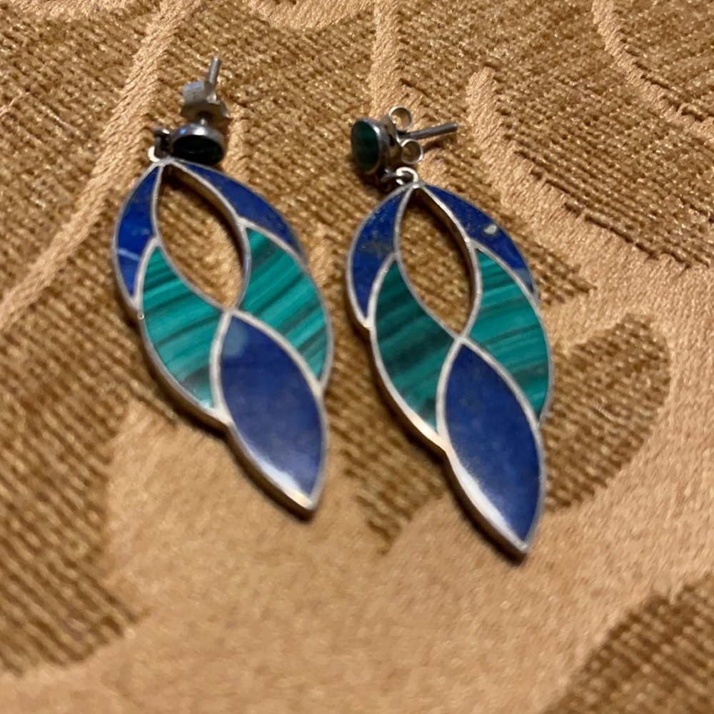 Used vintage earrings set